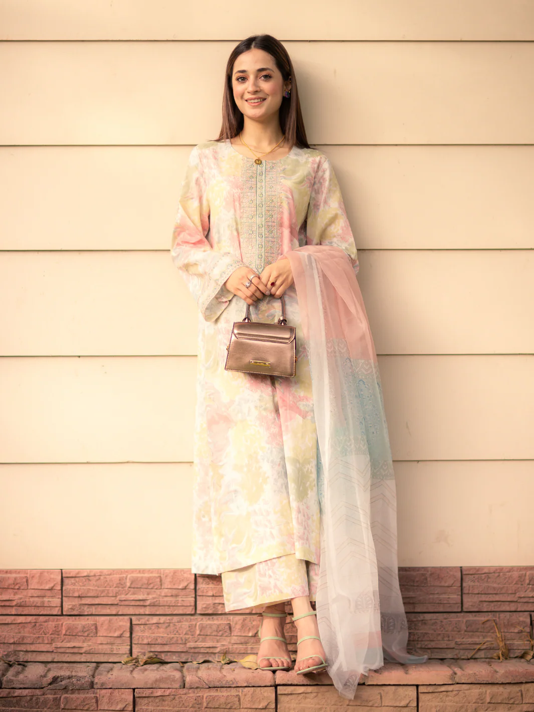 Hania Amir - Pink Blush - Image 10